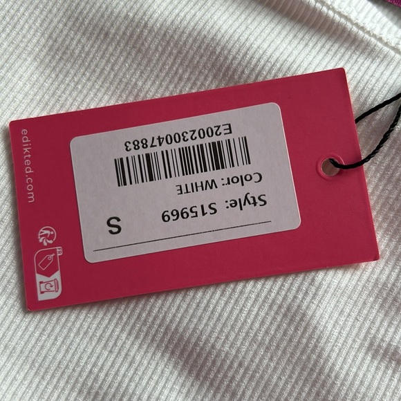EDIKTED BRAND NEW TOP NEVER WORN - Picture 3 of 6